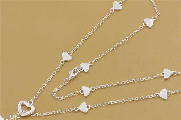 银项链能带着睡觉吗,银项链睡觉时候需不需要摘下来