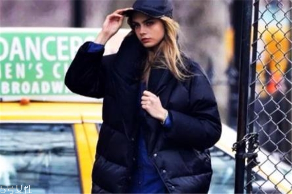 修身上衣搭配什么下装,修身上衣