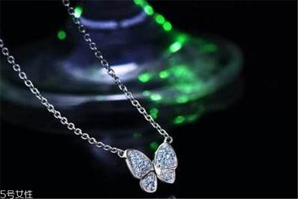 银项链突然变黑什么原因,银项链变黑是怎么回事 银项链突然变黑什么原因,银项链变黑是怎么回事