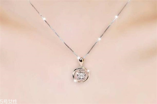 戴在脖子上的银项链为什么会变黑,925银项链为什么会变黑