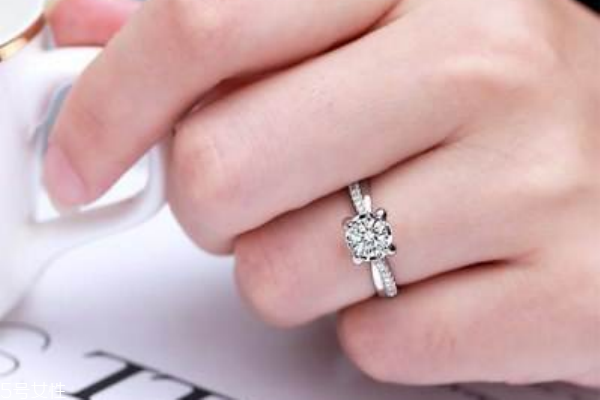 四爪钻戒的寓意和卖点,经典四爪钻戒