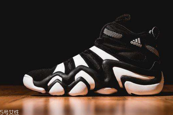 篮球鞋适合打羽毛球吗?,羽毛球鞋能打篮球吗