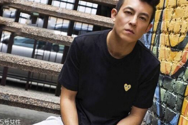 川久保玲t恤价格,川久保玲一件卫衣多少钱