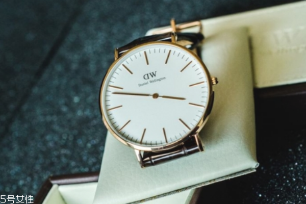 DW手表保修多久,dw手表保修期是多久