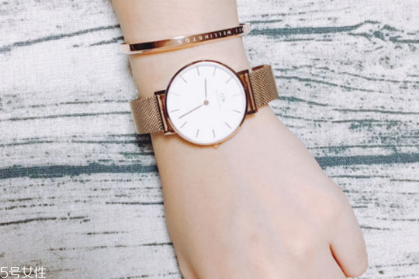 dw手表可以换表带,dw表带怎么换钢带