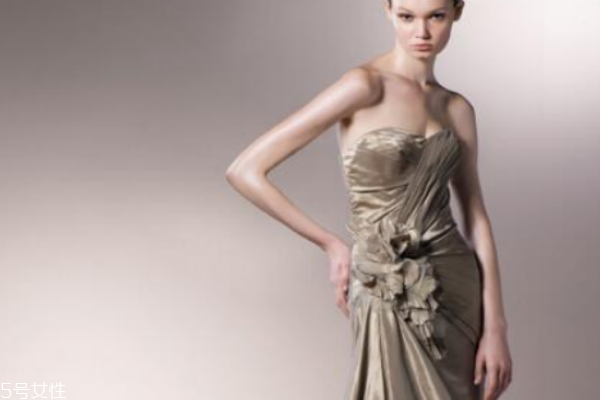 晚礼服配什么内衣,穿晚礼服要穿什么内衣