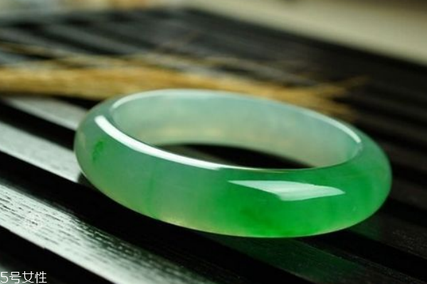 孕妇能戴手镯吗,孕妇可以戴翡翠手镯吗?