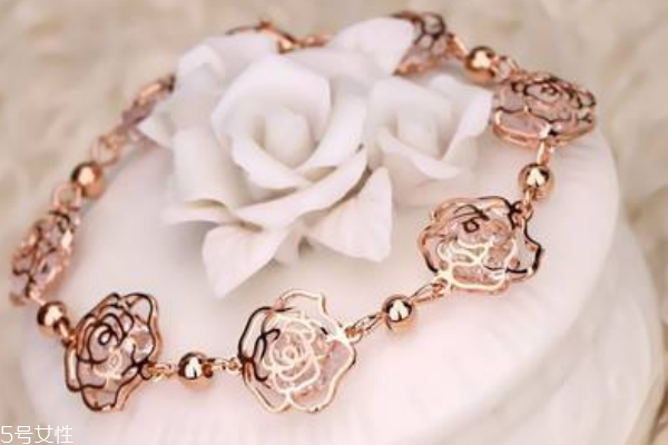 彩金手链多少钱一条,彩金手链回收多少钱一克