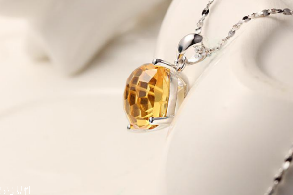 黄水晶的颜色,黄水晶最好的是什么颜色