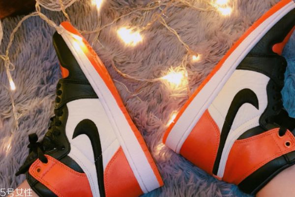 aj1丝绸扣碎怎么打理,aj1丝绸扣碎脱丝了怎么办