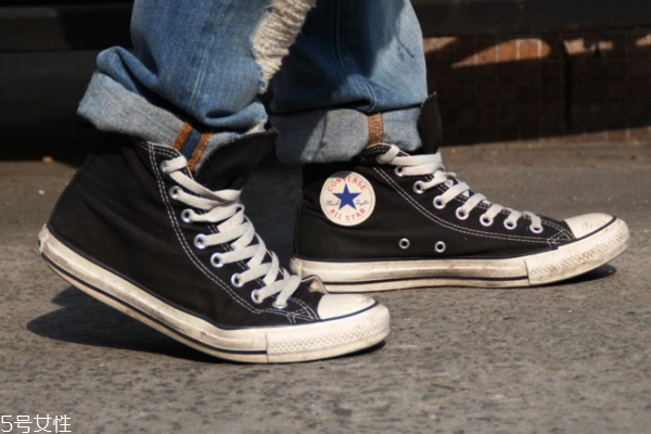 匡威能穿多久,匡威帆布鞋一般可以穿多久