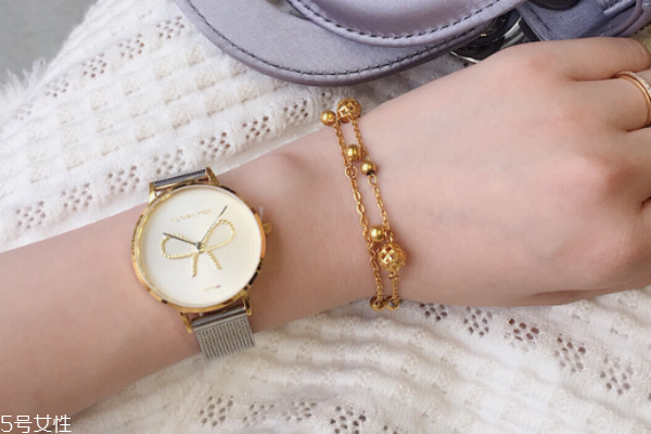 黄金手链可以戴着睡觉吗,黄金项链带着来睡觉行不行呢 黄金手链可以戴着睡觉吗,黄金项链带着来睡觉行不行呢