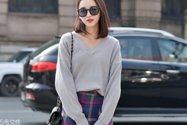 秋天穿针织衫可以吗,秋天穿针织衫还是卫衣