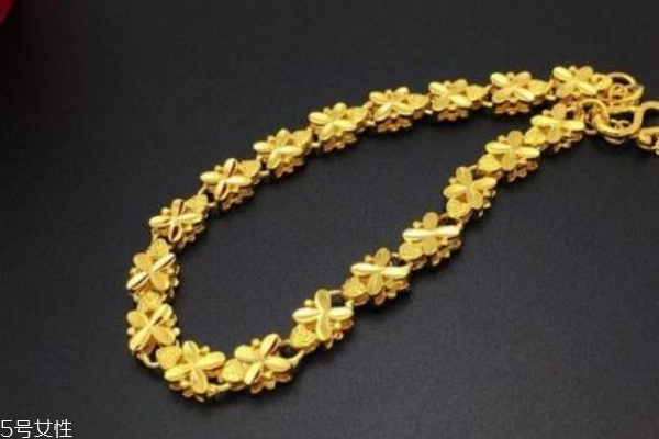 黄金手镯和手链哪个好,黄金手链和黄金手镯哪个好