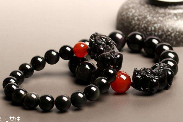 黑曜石貔貅手链戴哪只手男士,黑曜石金貔貅手链戴哪只手