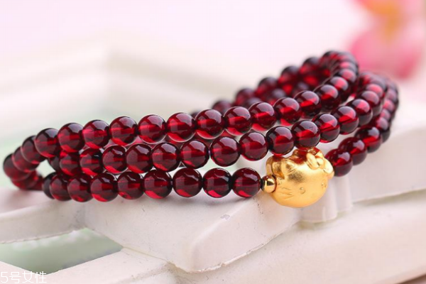 石榴石手链颜色价格排行,石榴石什么颜色的好 石榴石手链颜色价格排行,石榴石什么颜色的好