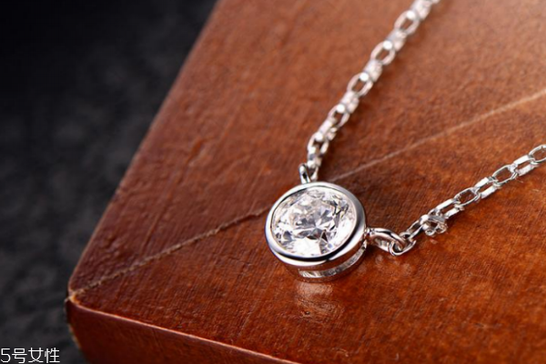 钻石项链怎么鉴定真假,怎么看钻石戒指真假