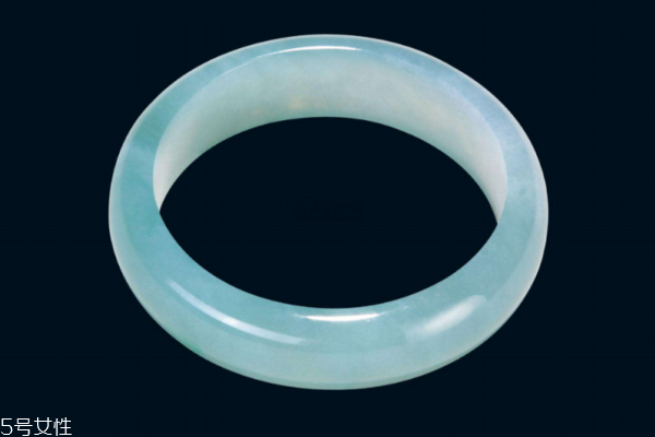 冰种翡翠价格是多少一克,冰种翡翠市场价格