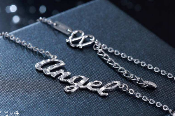 黄金项链好还是铂金项链好,买项链是白金好还是黄金好