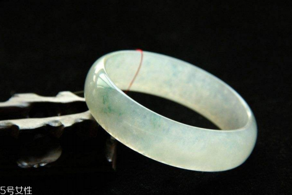 翡翠手镯a货和b货的区别图片,翡翠手镯a货和b货的区别长视频