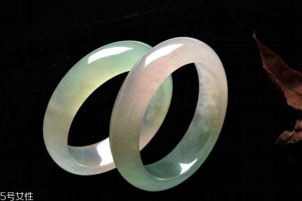 翡翠手镯棉絮多怎么养才能透,翡翠镯子有棉絮怎么养