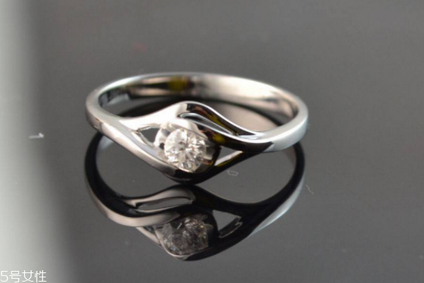 铂金戒指断了可以修吗,铂金戒指断了能修复要多少钱