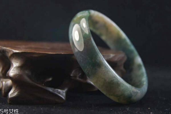 玛瑙手镯会越戴越透吗?,玛瑙手镯戴久了会越戴越透吗? 玛瑙手镯会越戴越透吗?,玛瑙手镯戴久了会越戴越透吗?