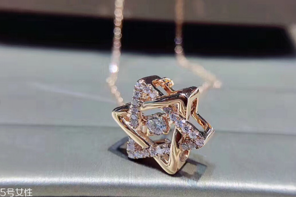 钻戒指环变黄了怎么办,钻石戒指指环变黄是怎么回事