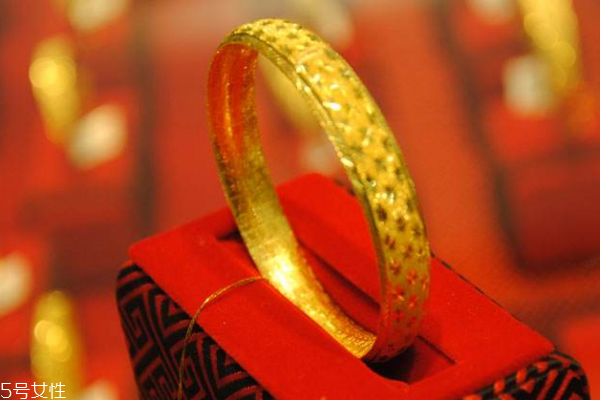 古法黄金手镯变形了怎么办,黄金手镯变形了怎么办?这是最简单方法! 古法黄金手镯变形了怎么办,黄金手镯变形了怎么办?这是最简单方法!