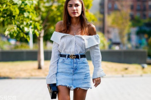 一字肩短裙,一字肩短裙配什么鞋子