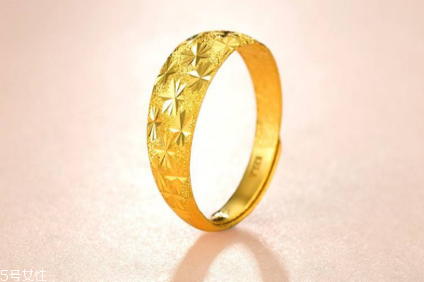 新买的黄金戒指有划痕怎么办,黄金戒指有划痕怎么办修复