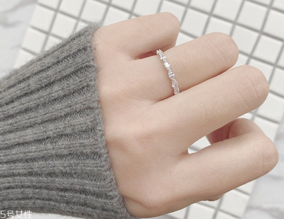 纯银戒指会掉色吗,纯银的戒指会不会变色