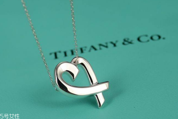 蒂芙尼项链变黑严重,蒂芙尼手链变黑了