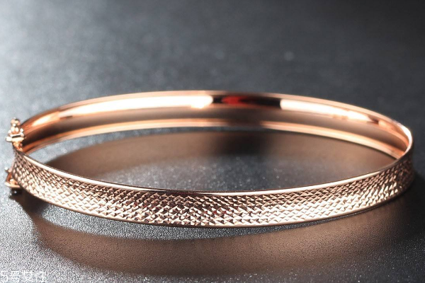 玫瑰金手镯会掉色吗?,玫瑰金项链会不会掉色