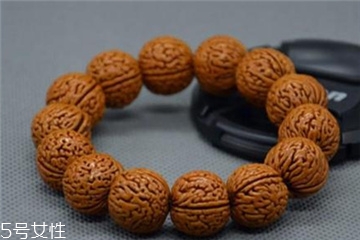 核桃手串可以用水洗吗?,桃核手串能用水洗吗