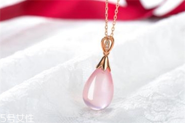 芙蓉石的功效和作用佩戴禁忌,芙蓉石的功效和作用寓意