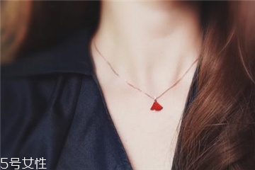 玉髓吊坠真假区别,玉髓吊坠怎么辨别真假