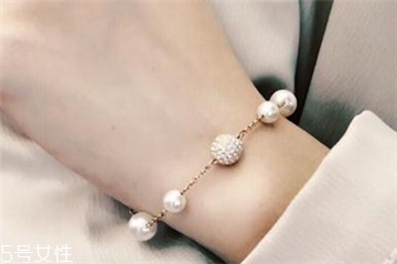 施华洛世奇手链能碰水吗,施华洛世奇项链可以戴着碰水吗