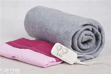 电热毯能在太阳下晒吗?,电热毯可以太阳下晒吗 电热毯能在太阳下晒吗?,电热毯可以太阳下晒吗