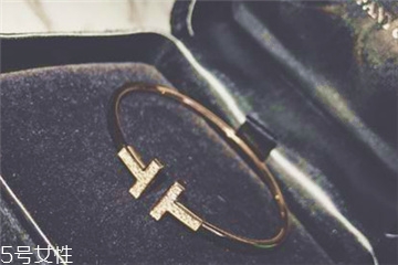 蒂芙尼手镯真假辨别,tiffany手镯真假对比 蒂芙尼手镯真假辨别,tiffany手镯真假对比