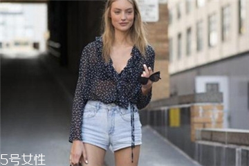 牛仔裤怎么洗不掉色最有效的方法,牛仔短裤男