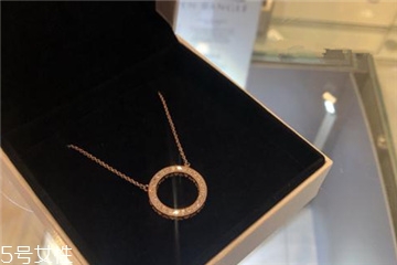 合金首饰对身体好不好,戴金属项链对身体的影响