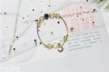 黄水晶手链应该戴在哪只手上,黄金手链戴在哪个手好