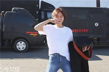 纯棉t恤衫上的油渍怎么清洗,棉t恤的油渍怎么洗干净