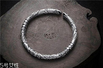 藏银手镯对人体好吗男士,藏银手镯对人体有害吗 藏银手镯对人体好吗男士,藏银手镯对人体有害吗
