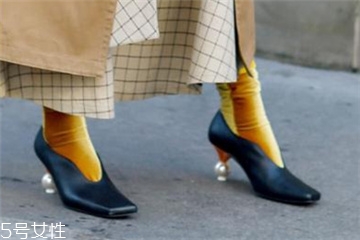奶奶鞋怎么搭配衣服才好看,奶奶鞋怎么搭配袜子 奶奶鞋怎么搭配衣服才好看,奶奶鞋怎么搭配袜子