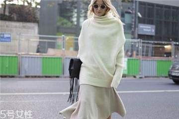 针织裙怎么搭配最好看,针织裙搭配什么上衣和外套