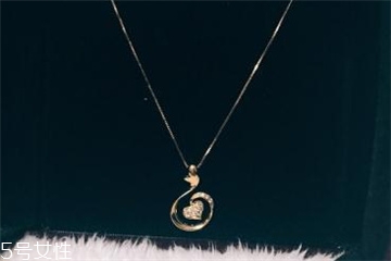 金项链可以用牙膏洗吗?,金项链可以用牙膏清洗吗