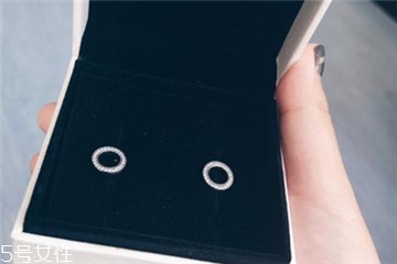 铂金耳钉怎么清洗耳垢,铂金耳钉怎么清洗消毒