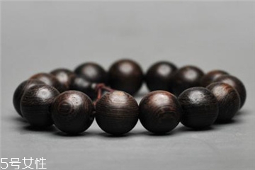 鸡翅木手串一般多少钱,鸡翅木手串值钱吗